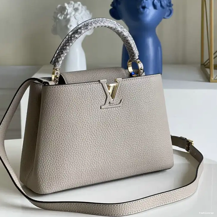 Fashionrepsfam ru LV 2110YA0112 Bags 1016